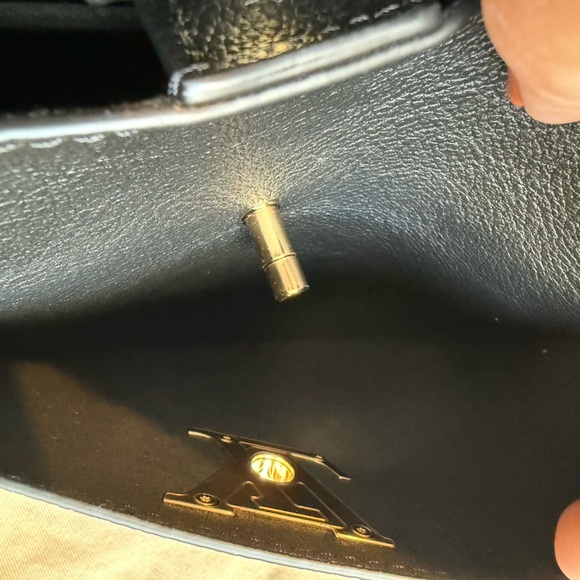 ****SOLD*****Louis Vuitton Lock & Walk - Picture 8 of 10